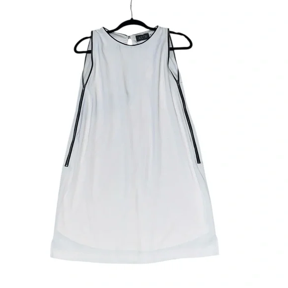 ASTR the Label Ivory Sleeveless shift mini dress Side Zipper Size Small NWT - Picture 5 of 9